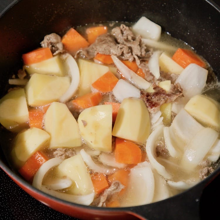 黄金比の肉じゃが(2人分)