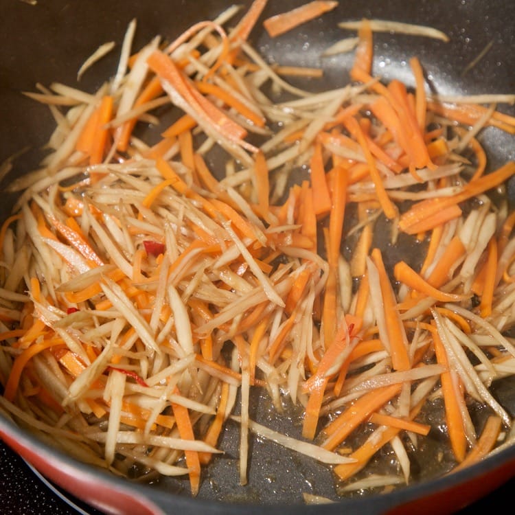 素朴なお味のきんぴらごぼう(1人分)