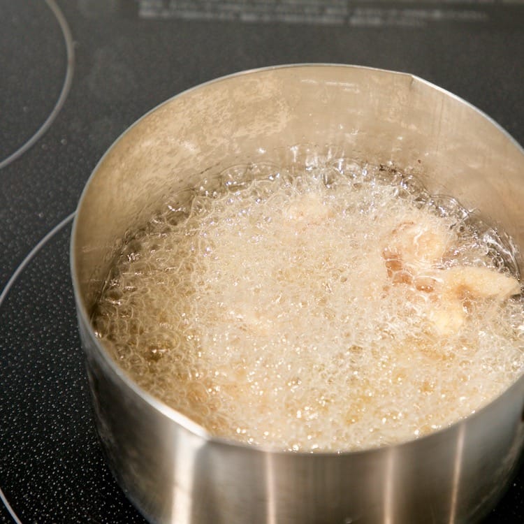 肉汁たっぷりでカリカリの、簡単からあげ(3人分)