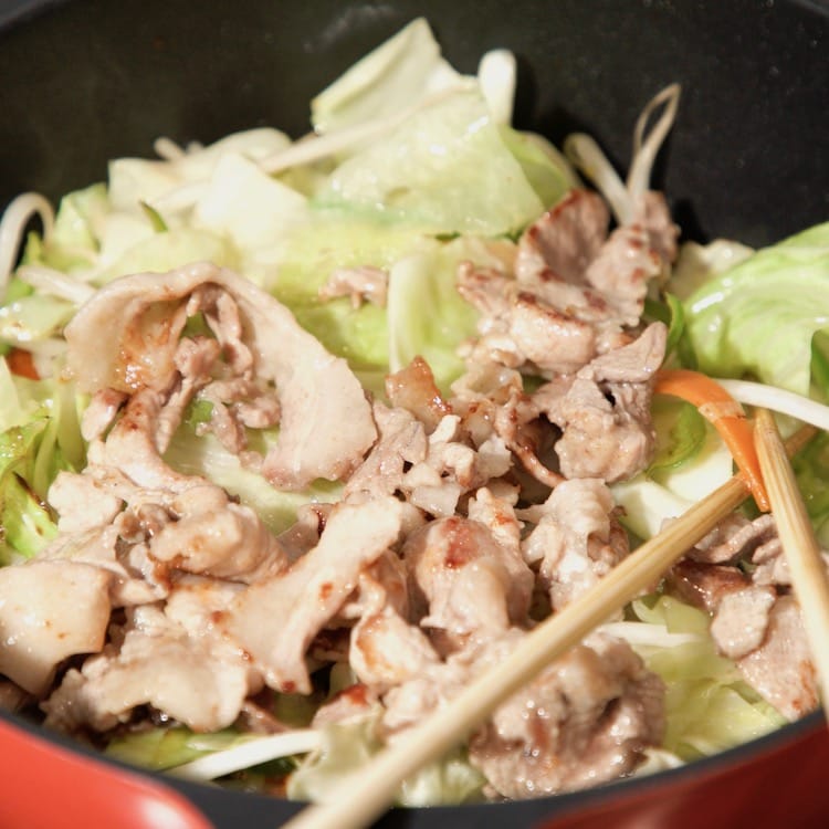 シャキッとしっかり、肉野菜炒め(5人分)