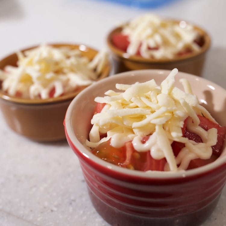 角切りトマトのこんがりマヨチーズ焼き(1人分)