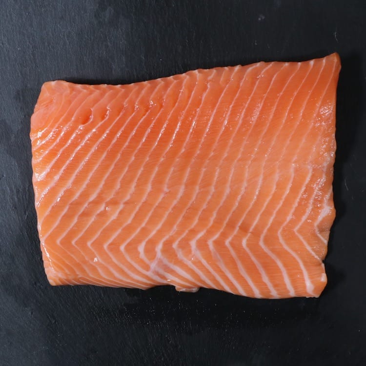 ノルウェー等の海外産 サーモン(お刺身用)100g