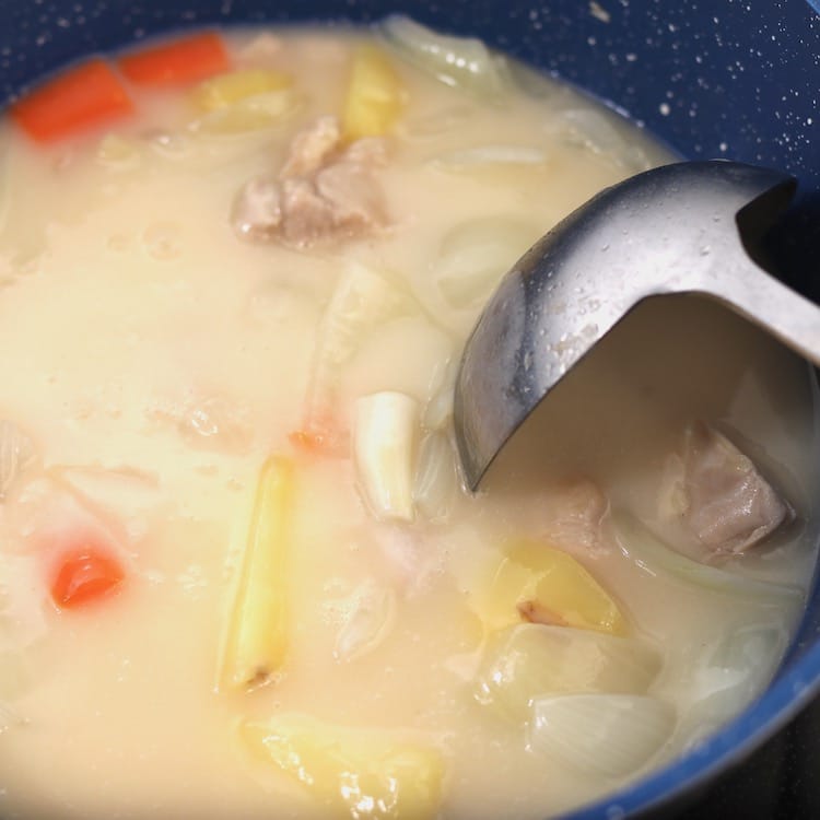 何入れる?基本のクリームシチュー(5人分)