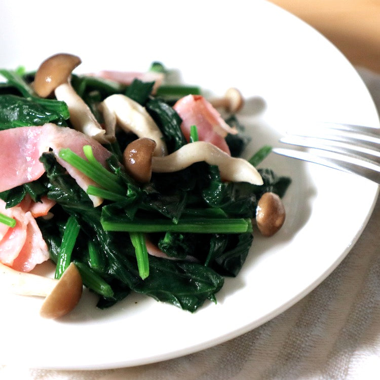 あっさりだけど食がすすむ、ほうれん草としめじのバター和え(5人分)
