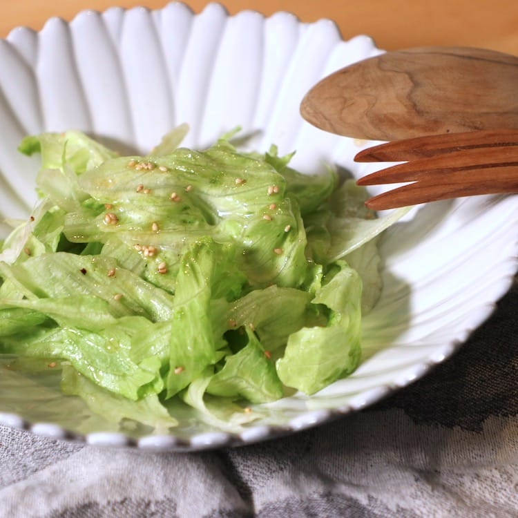 居酒屋風、ごま油が香るちぎりレタスのサラダ(5人分)
