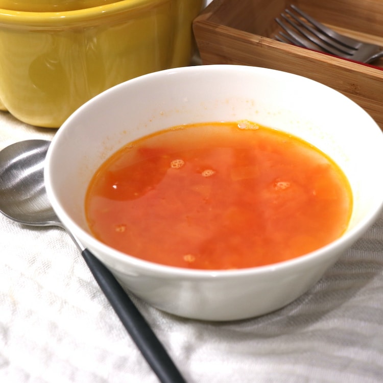 体にも心にもやさしい。トマトだけのスープ(1人分)