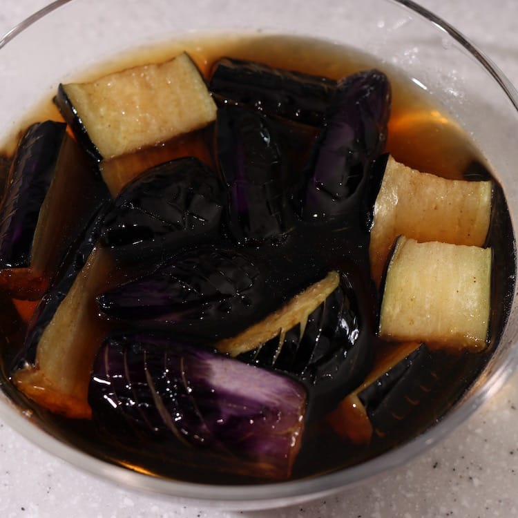 しっとりと味のしみた、なすの揚げびたし(1人分)