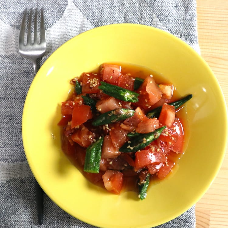 胡麻が香る、トマトとオクラのサラダ(5人分)