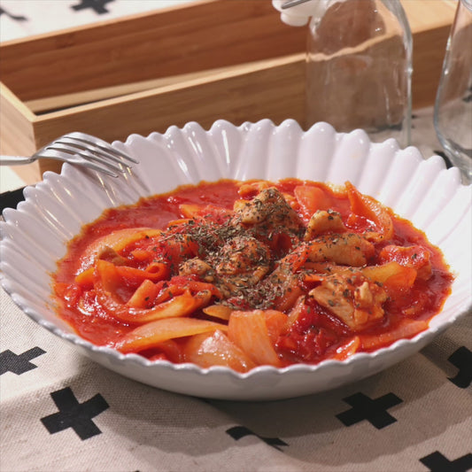鶏肉とトマト缶のフライパン煮込み（5人分）