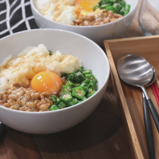 ３色ねばねば丼、卵のせ（1人分）