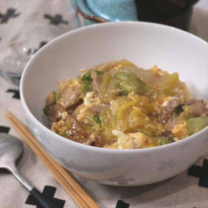 とろとろ卵の、豚コマと白菜の卵とじ丼（5人分）